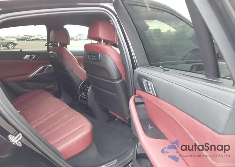 2022 BMW X6 xDrive40I z USA, uszkodzony, nr VIN 5UXCY6C06N9N33881